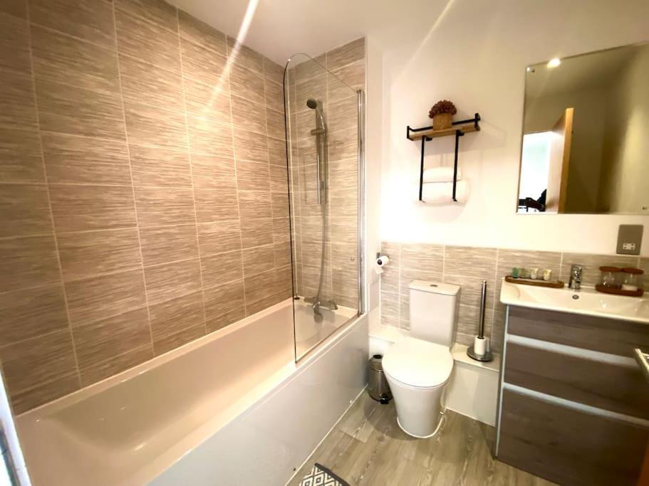 Prime Suite 2 Bedroom Apartment With Rooftop Terrace マンチェスター エクステリア 写真